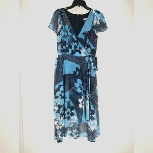 DKNY Short Sleeve Blue Flower Pattern Dress Size 4